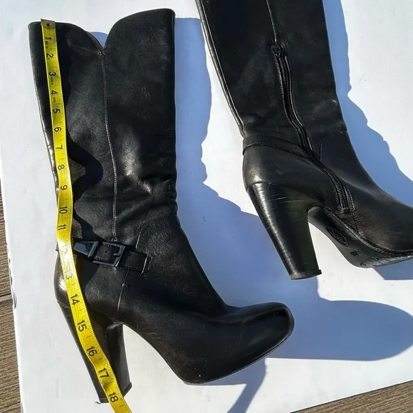 Sofft Black Leather Side 1/2 Zip Boots Sculpted Edge 4 1/2” Angled Heel Size 8.5 - Picture 5 of 15